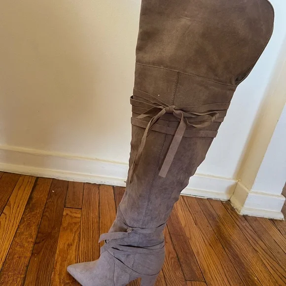Shoe Dazzle Taupe Over the Knee Boots - Picture 6 of 9